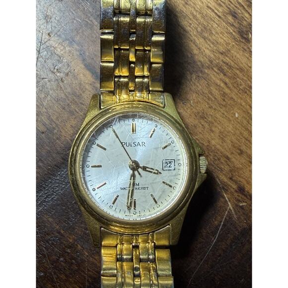 Pulsar Gold Tone Women\'s Quartz Wristwatch with Date Indicator - Japan Movement main image 3